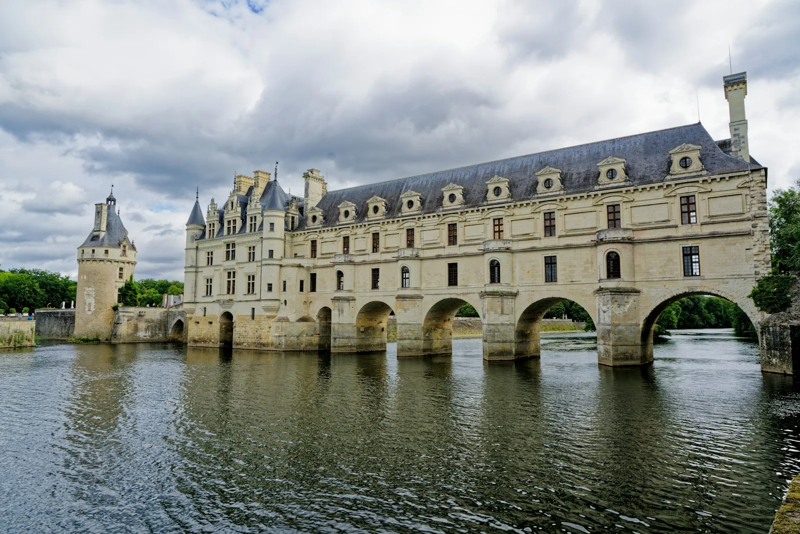 Château de Chenonceau, its gallery arching over the Cher river.