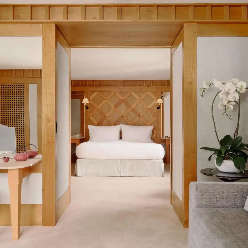 Chambre/Suite Ski Piste 房型的四柱床卧室,正对 Bellecôte 雪道。
