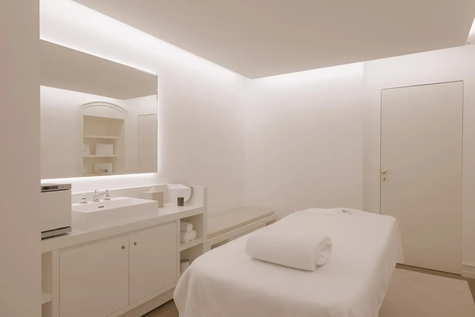 L'une des deux cabines de soins privées du spa.