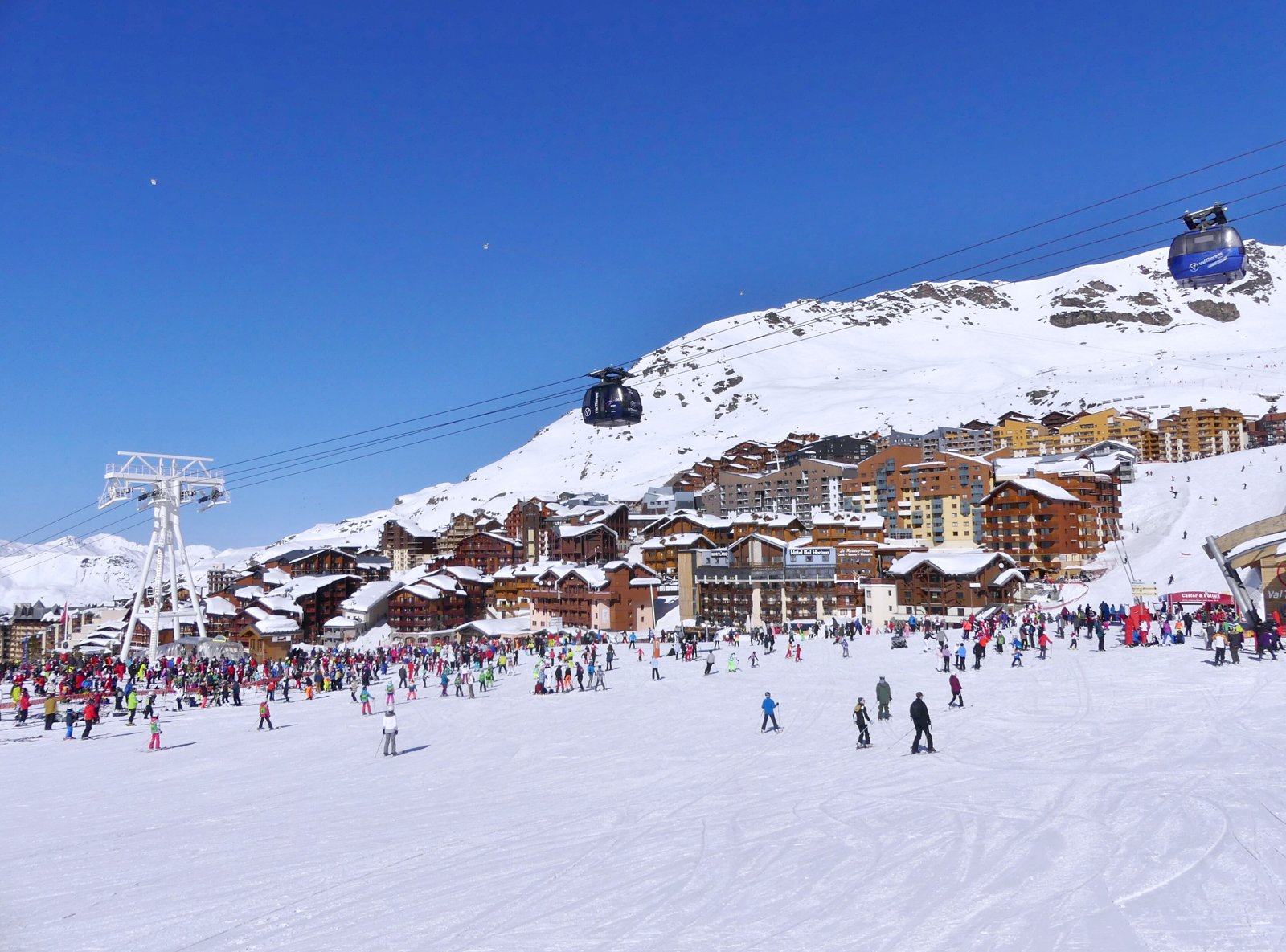 Jonction des pistes de ski à Val Thorens, dans les Trois Vallées.